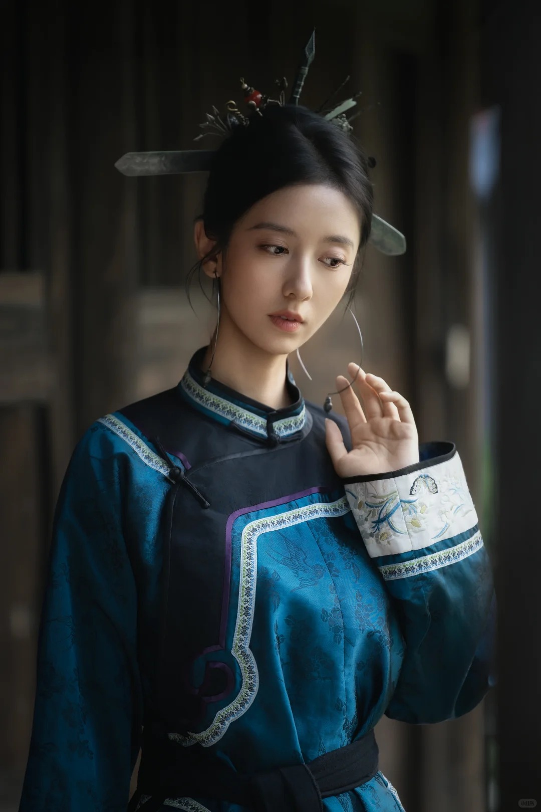 可以是娇艳的花 也可以是锋利的刀